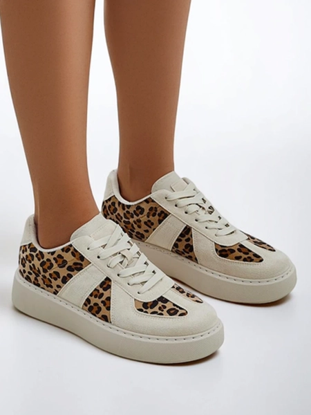 Royalfashion Women's sporty sneakers with a leopard print Big Cat