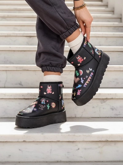 Royalfashion Short snow boot style women's boots with Hanaga stickers