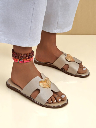 Royalfashion Damskie klapki na płaskiej podeszwie Heart Chic