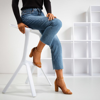 OUTLET Brown women's sandals on a Sweet Honey post - Footwear