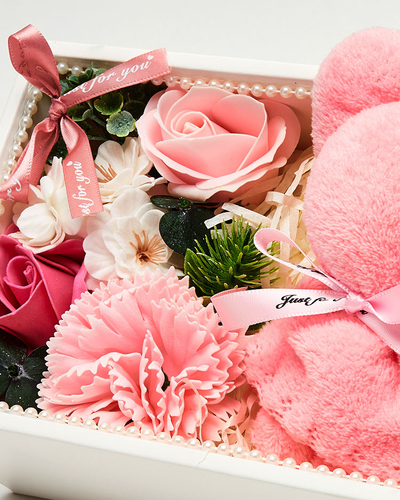 Royalfashion Flowerbox Ziedi kastītē ar lācīti