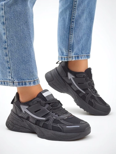 Royalfashion Women's sports sneakers on a thicker sole Beysa