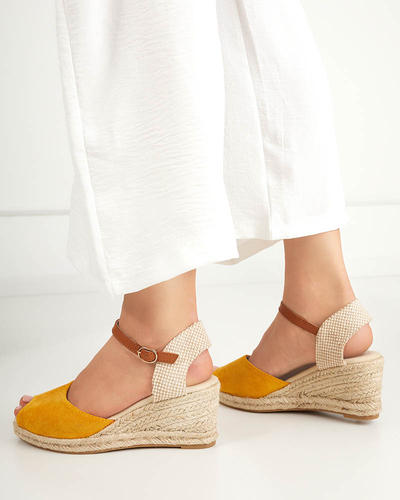 OUTLET Dzeltenas sieviešu sandales a'la espadrilles uz ķīļa Nexi - Kurpes