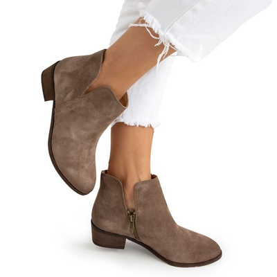 Dark brown women's ankle boots with a flat heel Ballo - Shoes