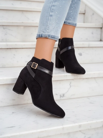 Royalfashion Women's boots on a post Eloron