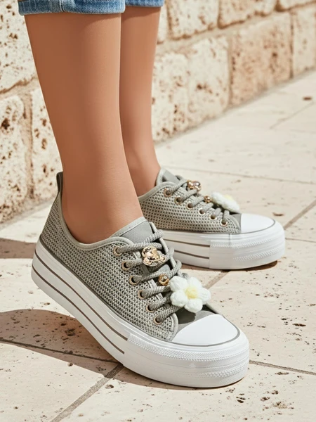 Royalfashion Sieviešu perforētās kedas ar dekorācijām Osdo