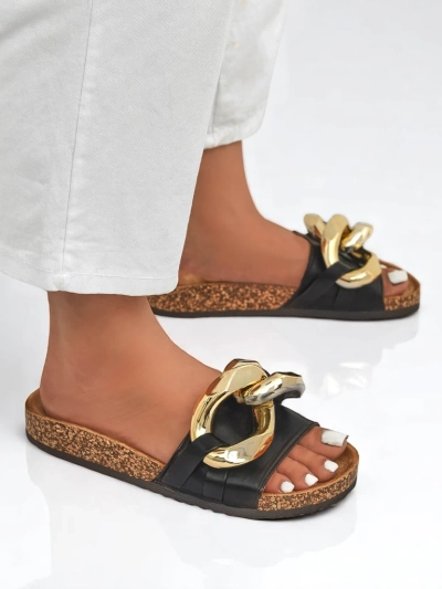 Ariadne Royalfashion summer flip-flops with a large gold chain, black leather