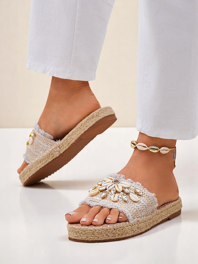 Royalfashion Perseida zilveren dames sandalen met schelpen op een platte zool