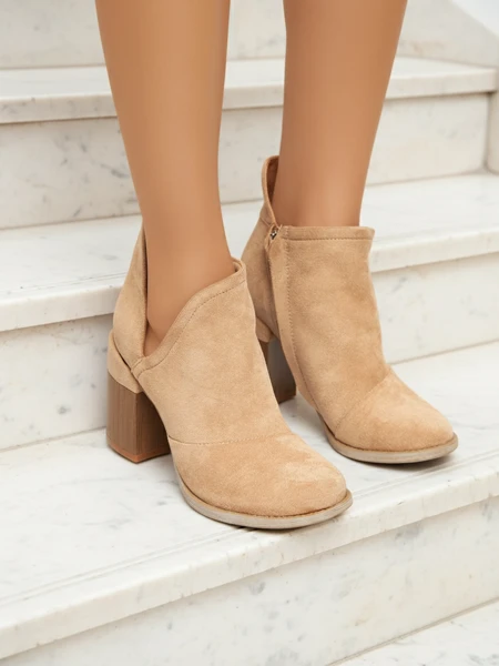 Light brown women's boots with cutouts Plinara - Footwear