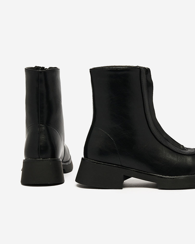 Royalfashion Women's flat heeled boots in black Etiuse