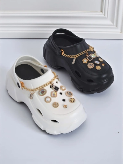 Caligae Aurelia Bianca sandals with chain decorations in glamour style