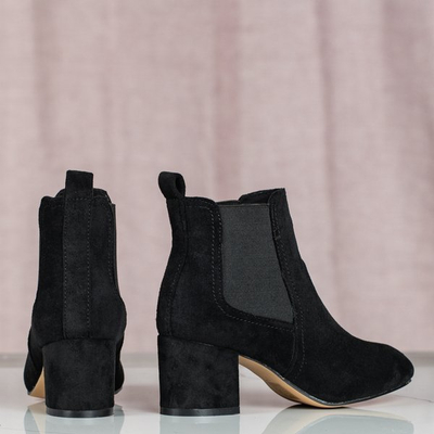 Black boots on a higher post Anabella - Footwear