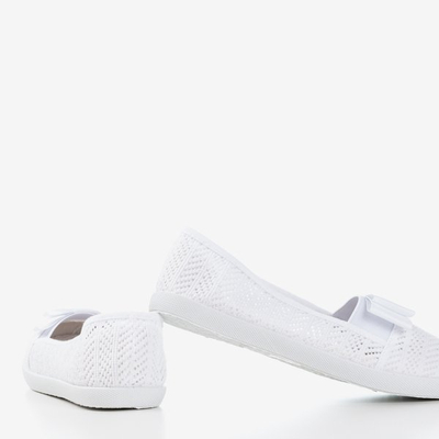 Białe ażurowe tenisówki z kokardką Nadin - Obuwie