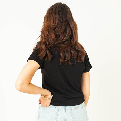 Melns sieviešu t-krekls ar fliteru tekstu - Apģērbs