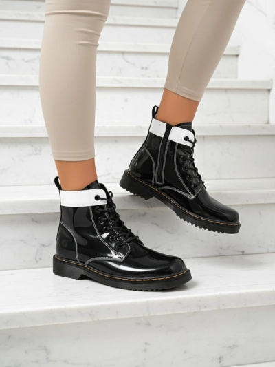 Perseida Nero women's ankle boots made of ecological patent leather, laced