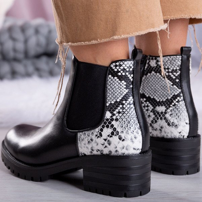 Черные ботильоны на невысокой стойке от Clancy - Обувь