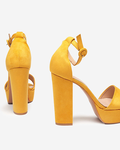 Yellow women's sandals on a higher post Berisek - Footwear