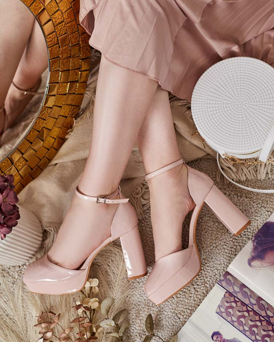 Royalfashion Sieviešu sandales Lefeyoa ar lakotu pēcpusi