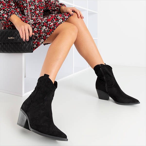 Black openwork boots a'la cowboy boots Bakkerom - Footwear