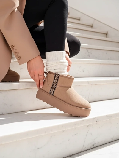 Karaliskā mode īsas zābaki sievietēm sniega zābakstilā Haluzi