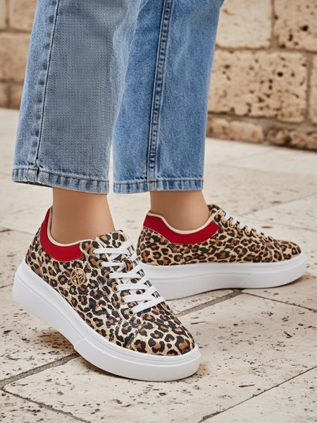 Royalfashion Women's perforated sports sneakers Leopess