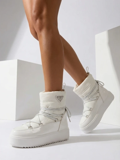 Royalfashion Women's slip-on boots a'la snow boots in white Vevnose