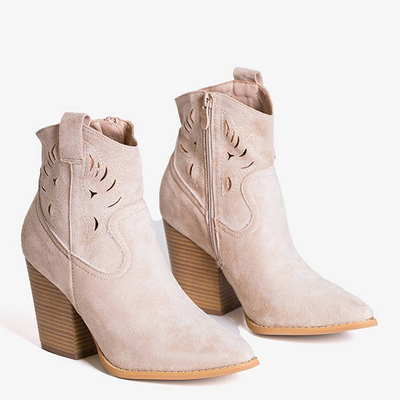 Beige cowboy boots a'la on the post Belieu - Footwear