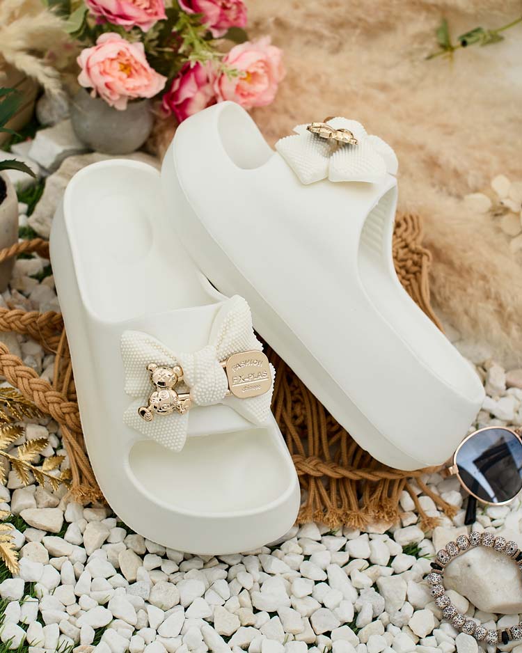 Royalfashion Women's rubber flip-flops with decorative bow Afeen