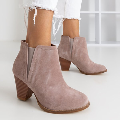 Gray boots on the post a'la cowboy boots Pererra - Footwear