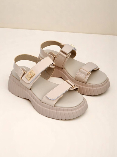 Royalfashion Sieviešu sandales uz biezākas zoles Aganda