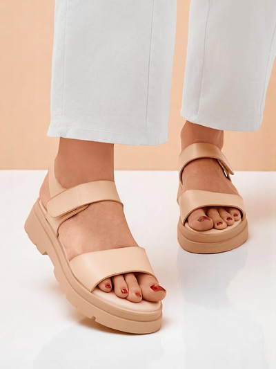 Royal Fashion Women's Otvanna sandals with a thick sole