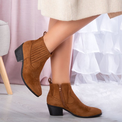 Brown cowboy boots a'la Golessa - Footwear
