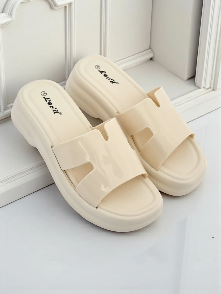 Royalfashion Женские шлепанцы на толстой подошве Nova Gloss