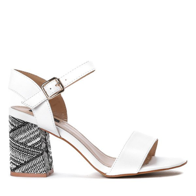 Białe sandały na ozdobnym obcasie Silvia - Obuwie