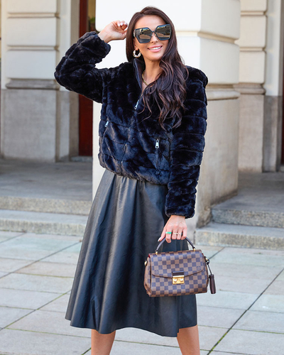 Royalfashion Двухсторонняя женская куртка с мехом черного цвета