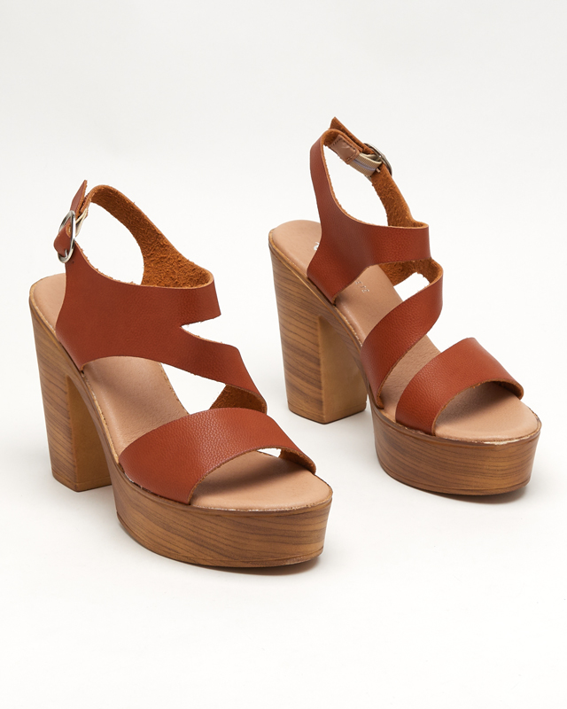 Camel women's sandals on a high post Werisso - Footwear