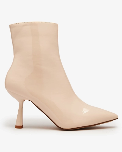 Royalfashion Bēšas krāsas lakoti sieviešu zābaki ar pīļu papēdi Eleganti Klasiski