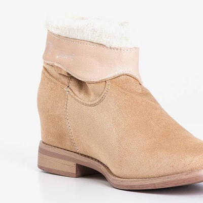 OUTLET Beige boots a'la cowboy boots on an indoor wedge Jelluma - Footwear