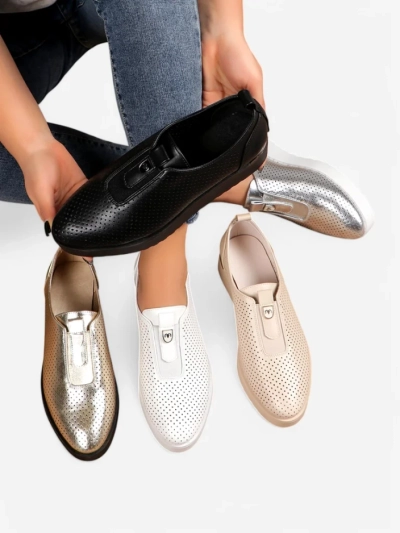 Royalfashion Slip-on women's perforated shoes Goffies