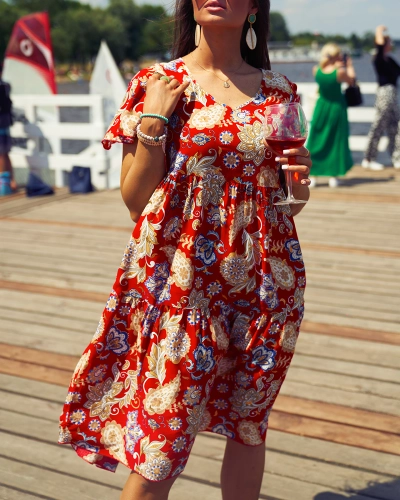 Royalfashion Sarkana sieviešu kleita ar krāsainu ziedu rakstu