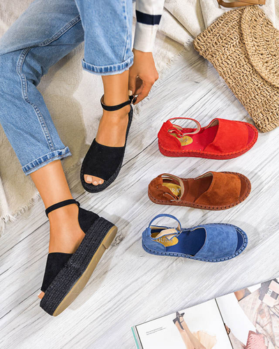 Brown women's sandals on the Ponera platform - Footwear