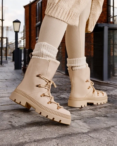 Женские зимние ботинки на шнуровке Royalfashion Lorii