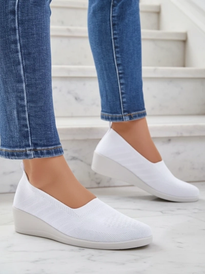 Biały Kwiat Thermis - Stylish Women's Wedge Shoes