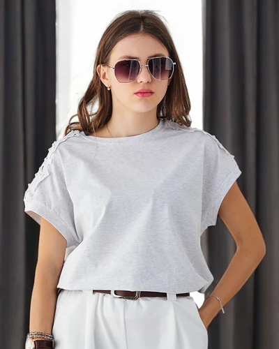 Royalfashion kokvilnas sieviešu t-krekls ar mežģīņu piedurknēm