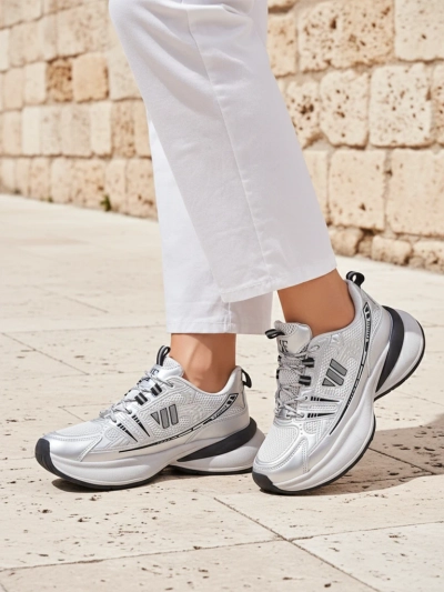 Royalfashion Women's sporty sneakers on a thicker sole Roality