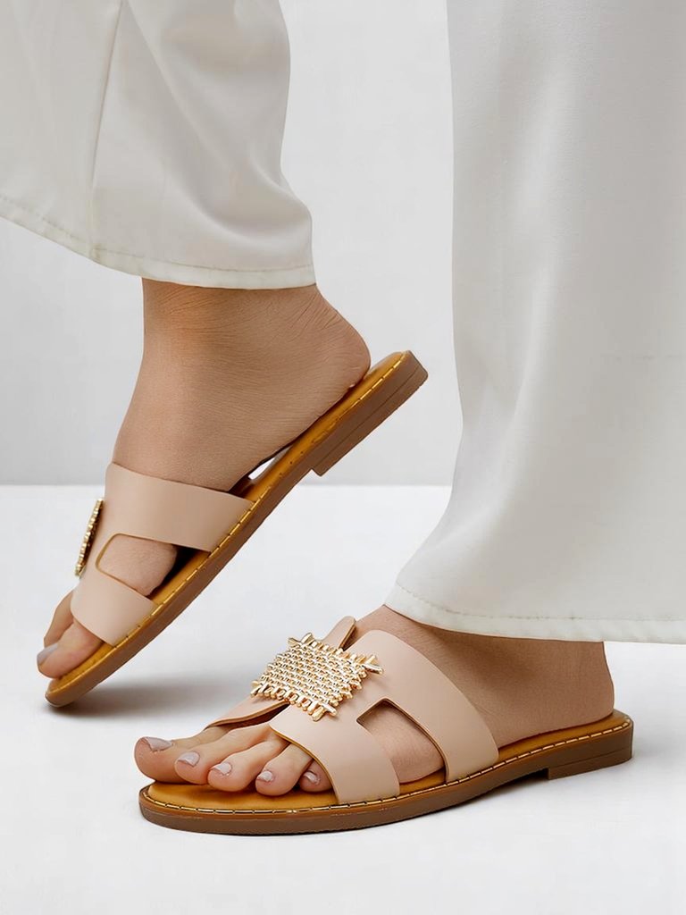 Royalfashion Women’s decorative slides with ornament Crattes