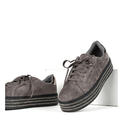 Gray sports shoes on the Vahili platform - Footwear 1