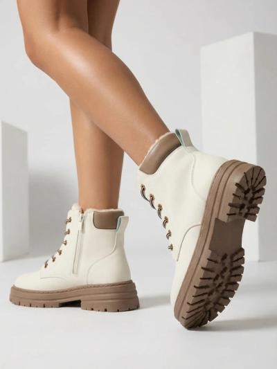 Royalfashion White women's insulated trapper boots Radoras