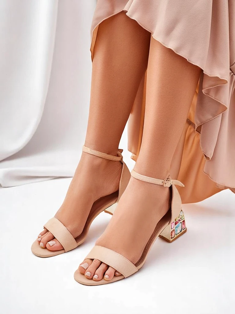 Royalfashion Женские сандалии с декоративным каблуком Ballou