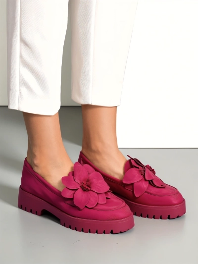 Женские лоферы Royalfashion из экозамши с цветком Floverse